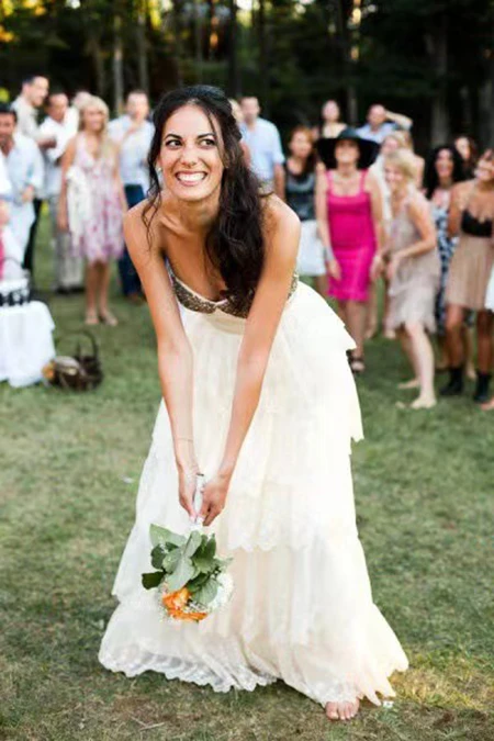 Bouquet tossing Bouquet tossing