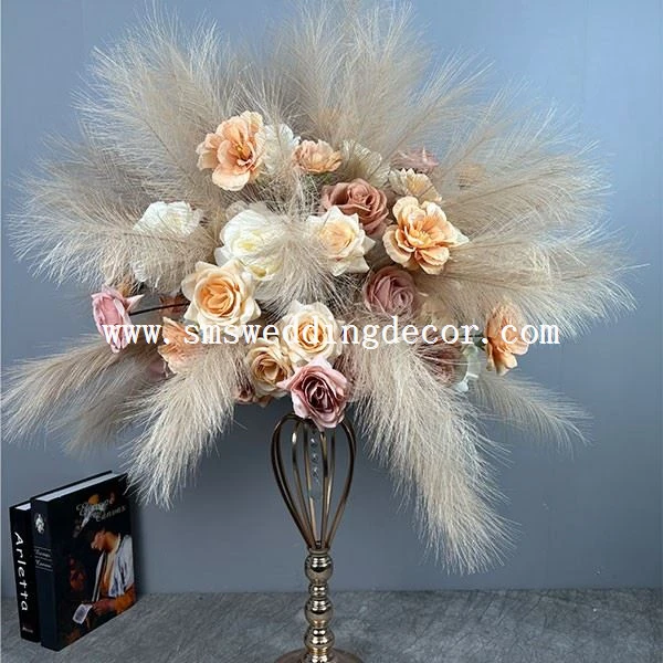 wedding centerpieces with pampas grass