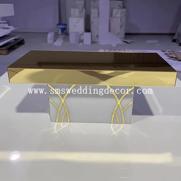 Bride And Groom Sweetheart Table Bride And Groom Sweetheart Table